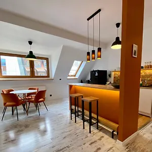 93 M2 Kino Na Dachu Rynek Self Check-in Apartment