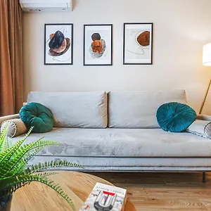 Komfortowy Z Balkonem I Parkingiem Apartment